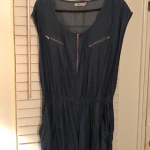 💙💙Chambray material, denim-look jumpsuit💙💙